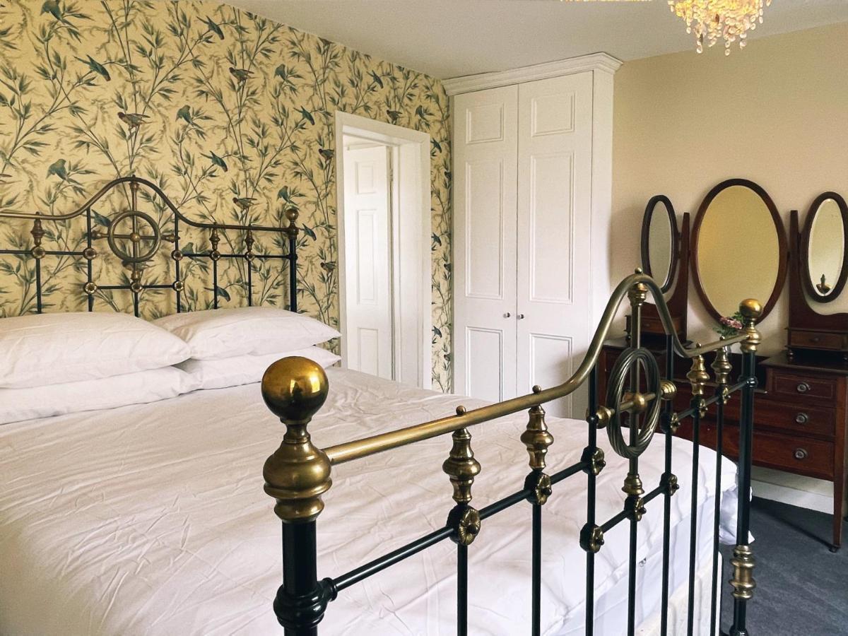 Manor House Of Cheshunt- Historic Villa Екстер'єр фото